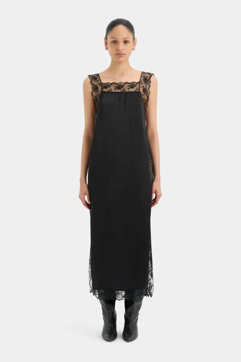 ARIES SQUARE NECK LACE DRESS-BLACK