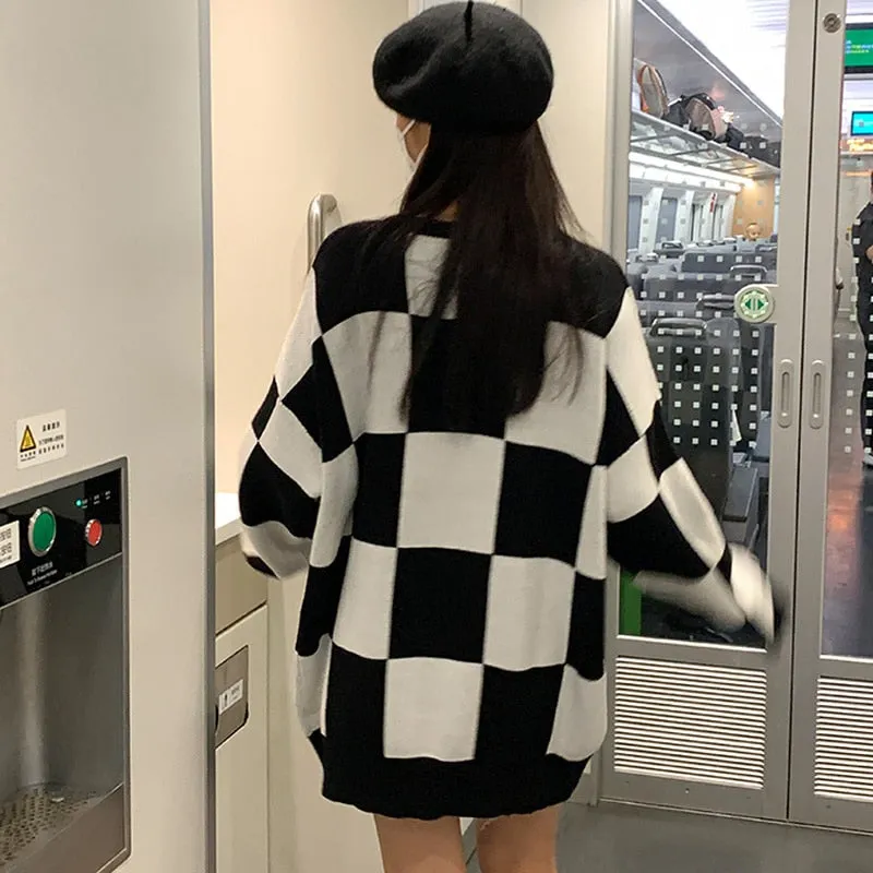 Checkered Sweater With Round Neck