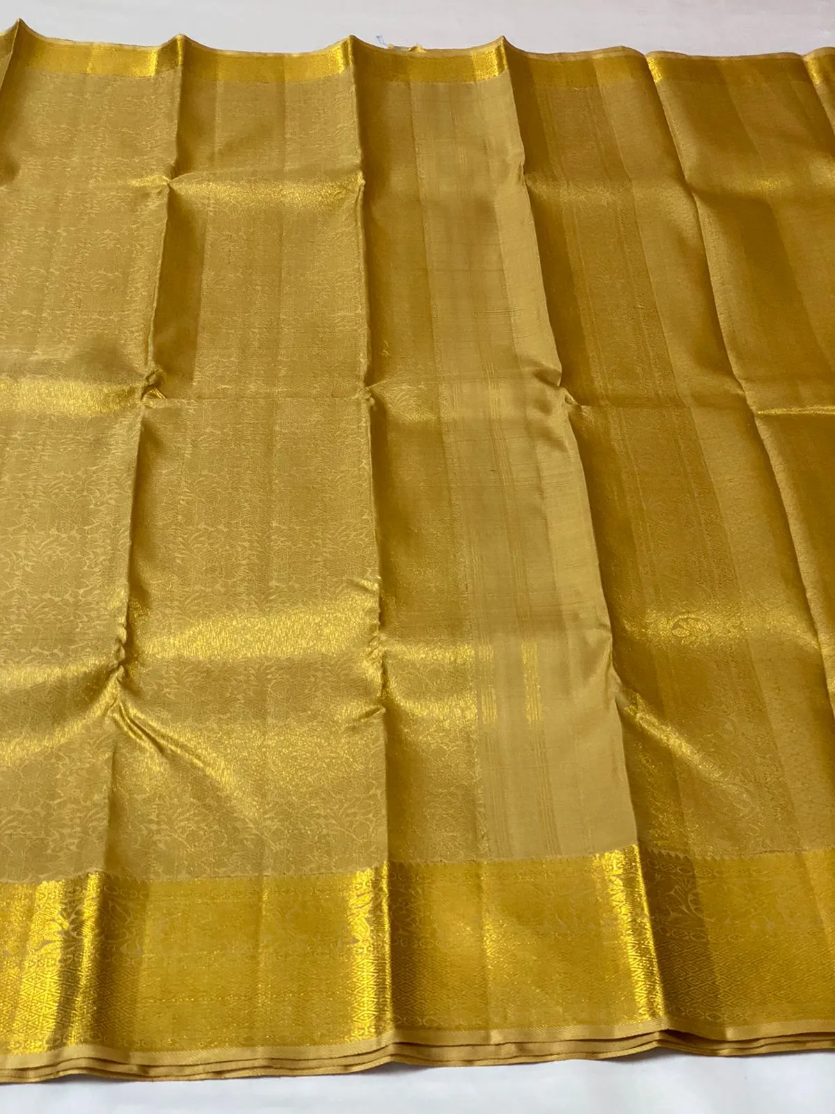 Vyshali , Golden Kanjivaram Bridal Silk Saree for Women -PRIYA001GKS